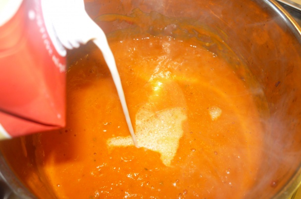 Polievka z pečenej červenej papriky (fotorecept) - obrázok 4