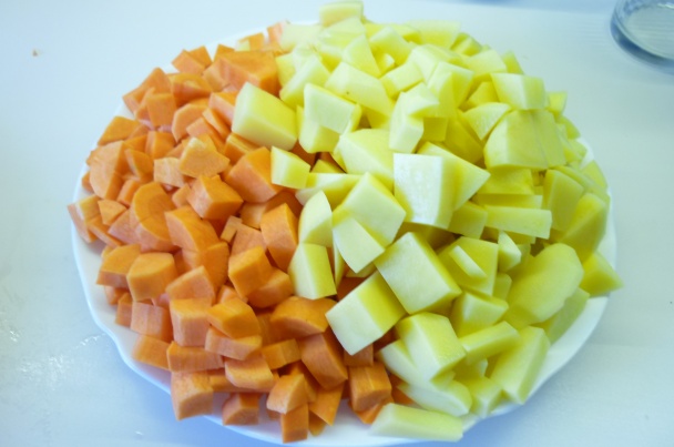 Mrkvovo-zemiaková krémová polievka - obrázok 1