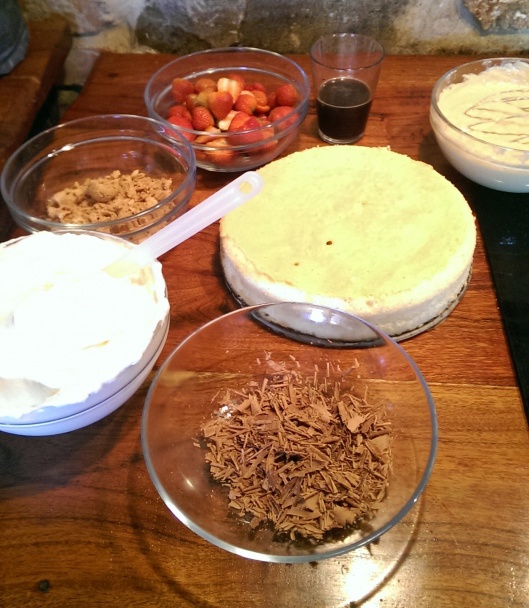 Dánska narodeninová torta - Jordbærlagkage (fotorecept) - obrázok 5