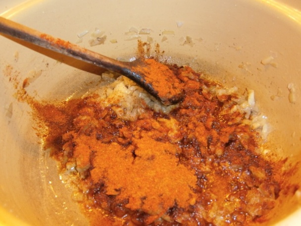 Nové zemiaky na cibuľke s paprikou - fotorecept - obrázok 4