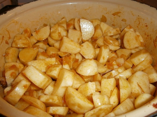 Nové zemiaky na cibuľke s paprikou - fotorecept - obrázok 5