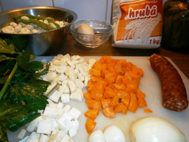 Fazuľová polievka s domácimi slížikmi (fotorecept) - obrázok 2