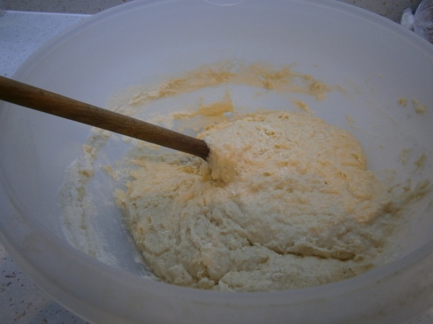 Buchty a jablkový koláč z kysnutého cesta (fotorecept) - obrázok 1