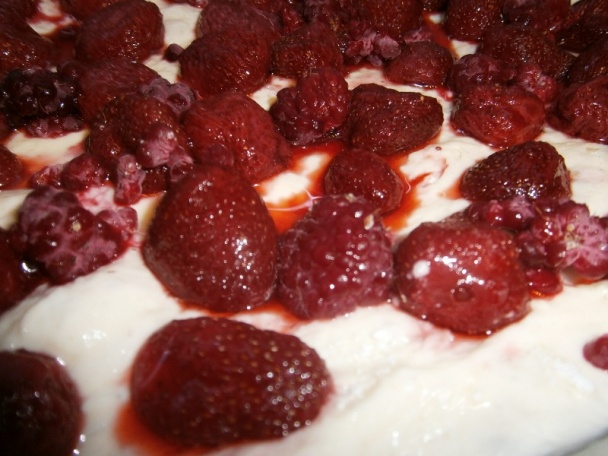 Jahodovo-malinový kysnutý koláč (fotorecept) - obrázok 3