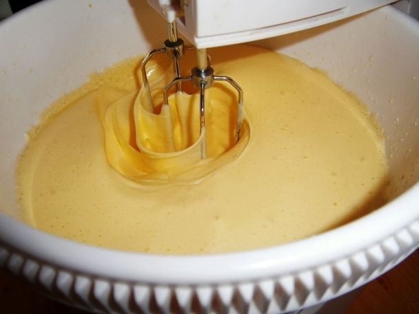 Roláda s tvarohovo-šľahačkovou plnkou (fotorecept) - obrázok 3