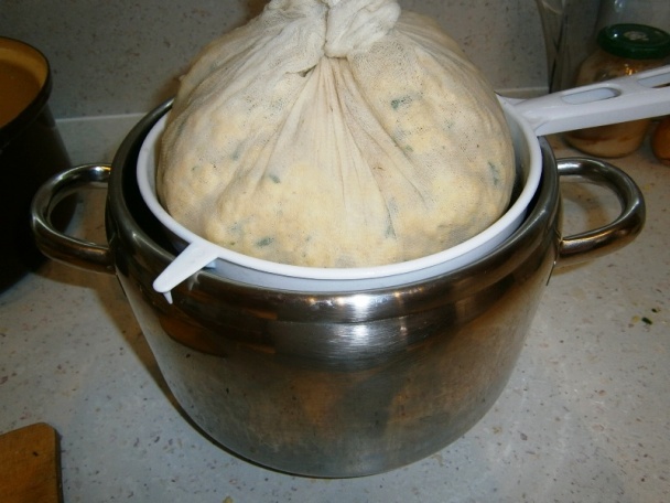 Veľkonočná hrudka s bylinkami (fotorecept) - obrázok 9