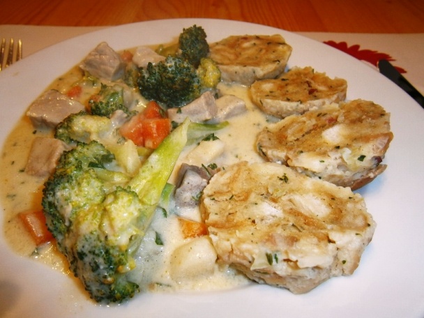 Žemľová knedľa s oravskou slaninou (fotorecept) - obrázok 7