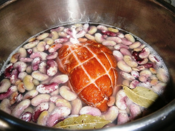 Fazuľová omáčka s údeným mäsom (fotorecept) - obrázok 2