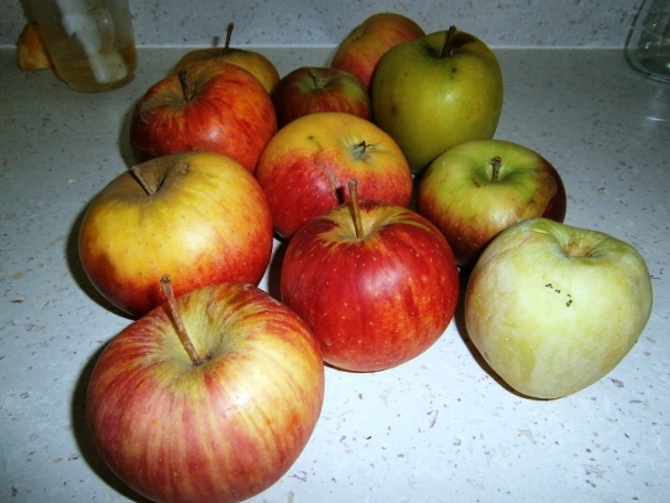 Obrátený jablkový koláč s pudingom (fotorecept) - obrázok 3