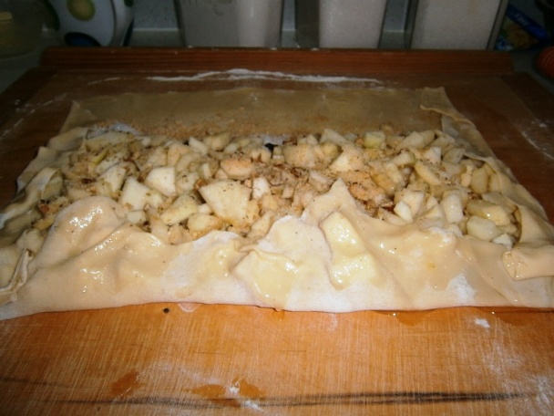 Jablkový závin z vaľkaného cesta s dvomi plnkami (fotorecept) - obrázok 9