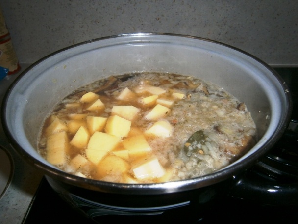 Kyslá zemiaková polievka kulajda po mojom (fotorecept) - obrázok 7