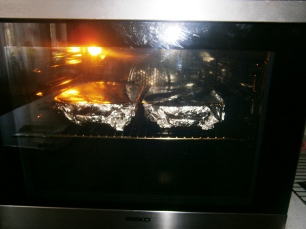 Medovo-citrónové morčacie stehná a stehná špikované údenou slaninou s cesnakom (fotorecept) - obrázok 7