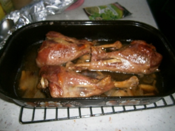 Medovo-citrónové morčacie stehná a stehná špikované údenou slaninou s cesnakom (fotorecept) - obrázok 9