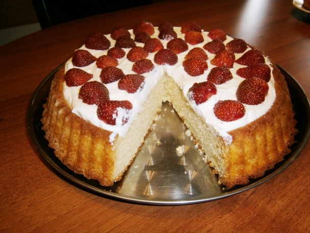 Jahodová torta so stečeným jogurtom (fotorecept) - obrázok 9