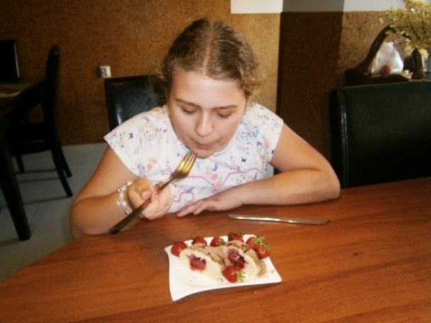 Parené buchty plnené čerstvými jahodami, posypané Grankom (fotorecept) - obrázok 4