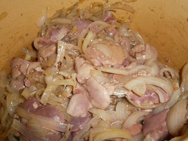 Kuracia pečienka na cibuli so zemiakovou kašou (fotorecept) - obrázok 6
