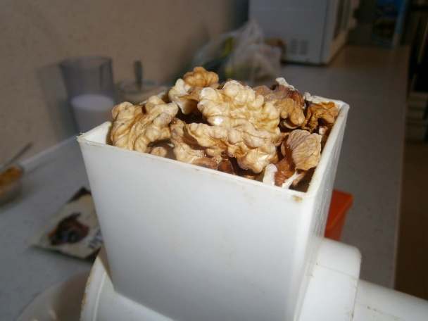 Koláč z kysnutého cesta plnený čokoládovým pudingom a marhuľami (fotorecept) - obrázok 4