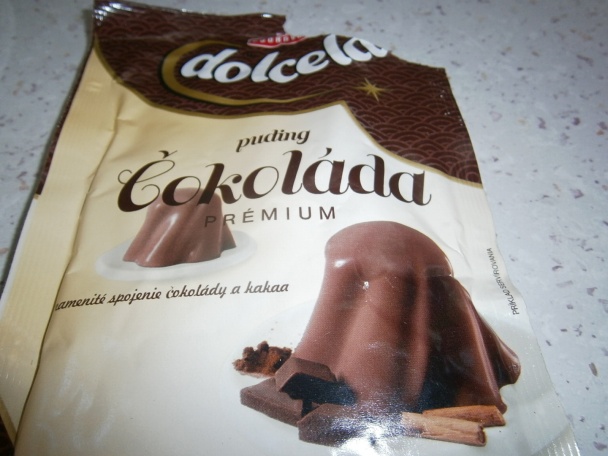 Koláč z kysnutého cesta plnený čokoládovým pudingom a marhuľami (fotorecept) - obrázok 6