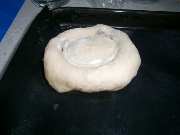 Koláč z kysnutého cesta plnený čokoládovým pudingom a marhuľami (fotorecept) - obrázok 9