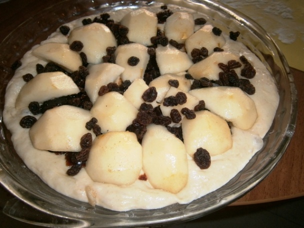 Hruškovo-makový kysnutý koláč s hrozienkami (fotorecept) - obrázok 1