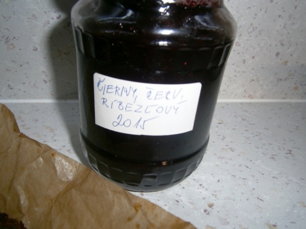 Jablkový koláč s lieskovými orieškami a so škoricou (fototrecept) - obrázok 8