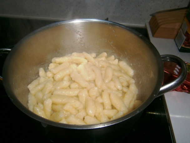 Šúľance s makom zo zemiakového cesta (fotorecept) - obrázok 6