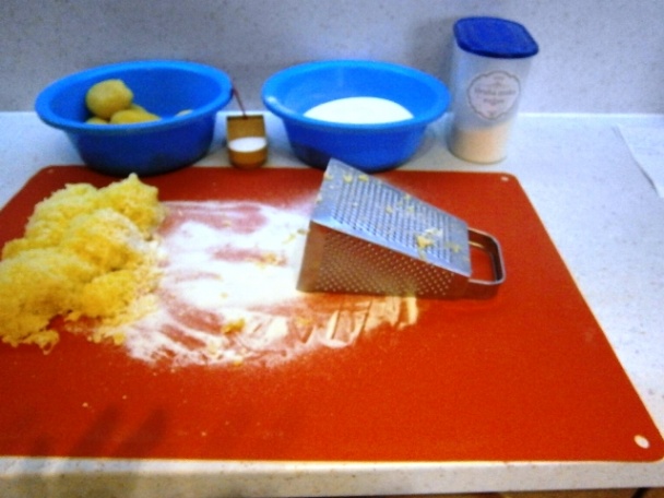 Zemiakové šúľance s bryndzou a opečenou slaninou  (fotorecept) - obrázok 1