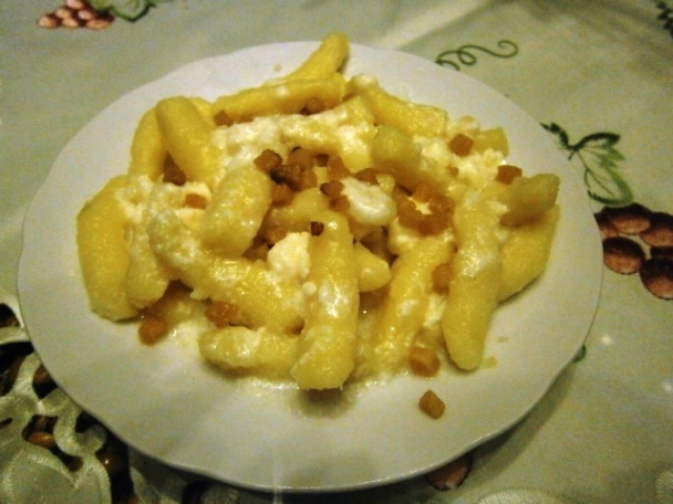 Zemiakové šúľance s bryndzou a opečenou slaninou  (fotorecept) - obrázok 8