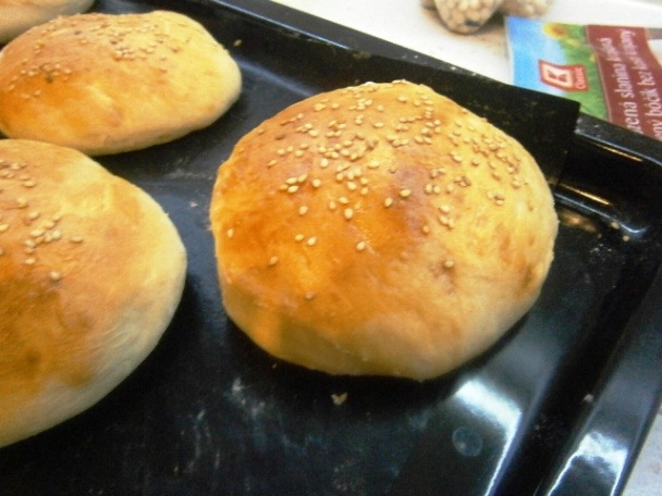 Hamburgerové žemle a hamburgre z hovädzieho mäsa (fotorecept) - obrázok 6