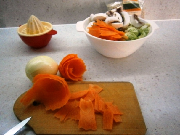 Jačmenné krúpky s ružičkovým kelom, šampiňónmi a mrkvou (fotorecept) - obrázok 5