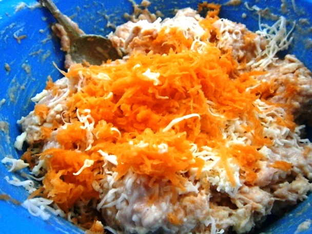 Vyprážaný mletý rezeň so syrom, mrkvou a smotanou (fotorecept) - obrázok 1