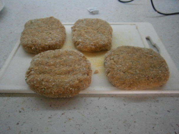 Fašírky so smotanou a šťuchanými zemiakmi s mladou cibuľkou (fotorecept) - obrázok 2