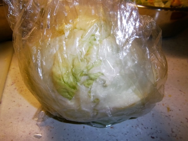 Ľadový šalát s kukuricou, paprikou, cibuľkou a reďkovkou (fotorecept)                           - obrázok 1