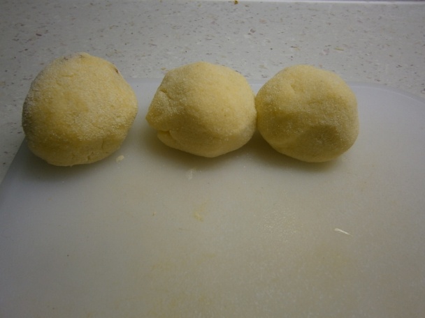 Údené mäso v zemiakovom ceste s dusenou kyslou kapustou (fotorecept) - obrázok 1