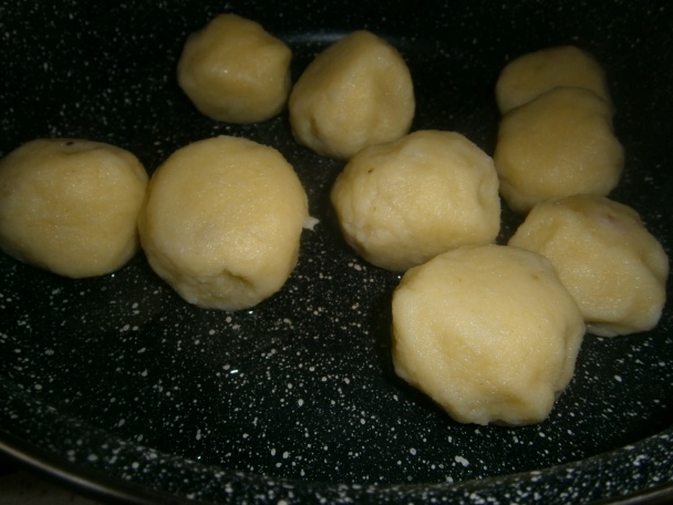 Údené mäso v zemiakovom ceste s dusenou kyslou kapustou (fotorecept) - obrázok 3