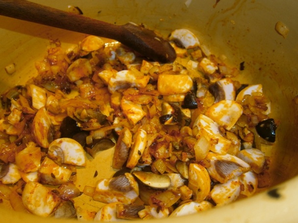 Dusená kyslá kapusta so slaninkou a s hubami (fotorecept) - obrázok 3