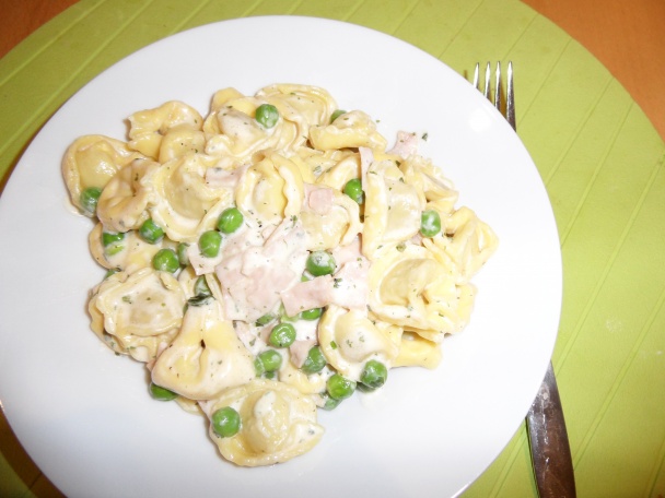 Tortellini so šunkou a hráškom (fotorecept) - obrázok 8