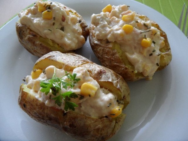 Pečené zemiaky s tuniakom a kukuricou (fotorecept) - obrázok 9