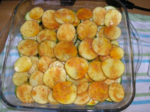 Zapekané nové zemiaky s cuketou (fotorecept) - obrázok 4