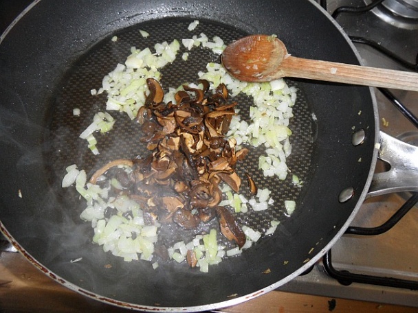 Ryžová panvica s kelom a hubami (fotorecept) - obrázok 7