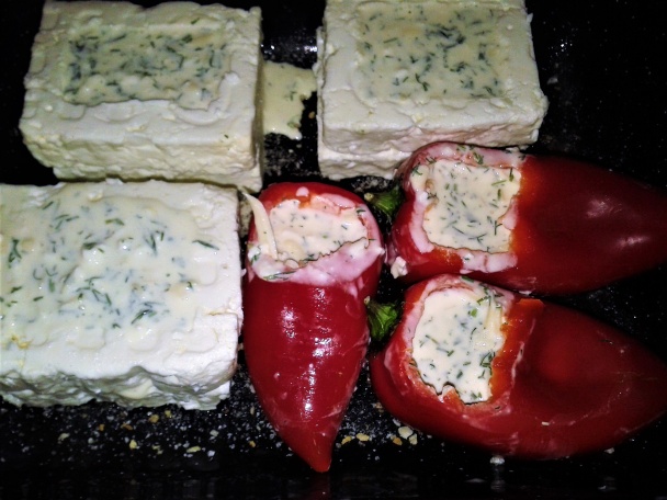 Zapečený plnený balkánsky syr a kapia (fotorecept) - obrázok 3