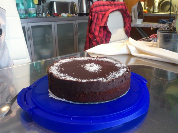 Čokoládová torta s kokosovými bodkami - obrázok 2