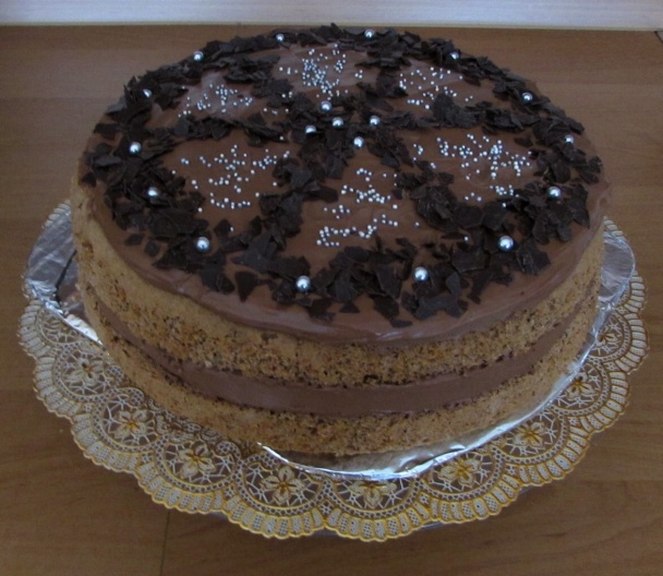 Orechová torta s parížskym krémom a šľahačkou (fotorecept) - obrázok 11