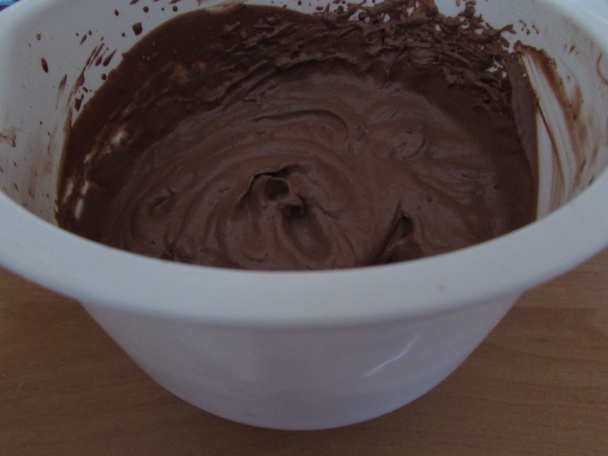 Orechová torta s parížskym krémom a šľahačkou (fotorecept) - obrázok 12