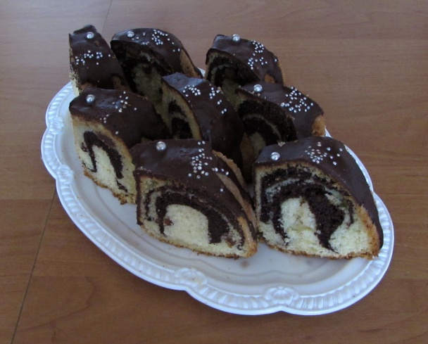 Mramorová bábovka s hrozienkami (fotorecept) - obrázok 8