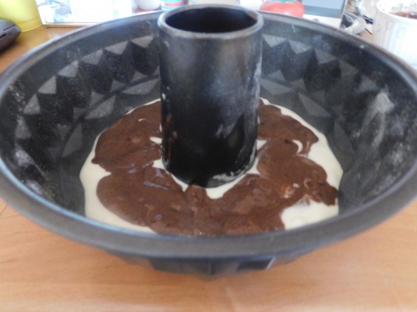 Mramorovaná bábovka s čokoládovou polevou (fotorecept) - obrázok 3