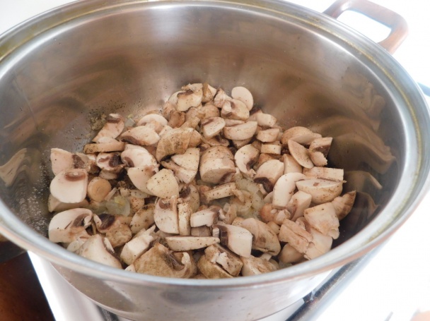 Cestoviny so šampiňónmi a syrom (fotorecept) - obrázok 4