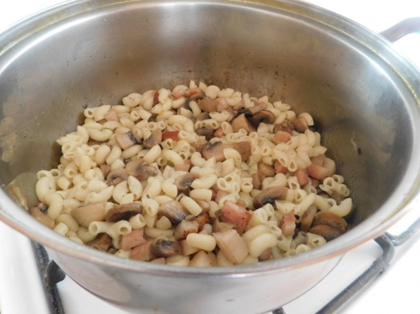 Cestoviny so šampiňónmi a syrom (fotorecept) - obrázok 7