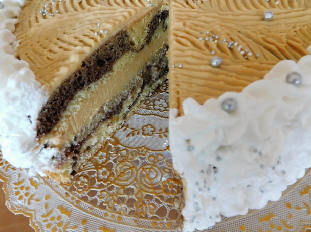 Karamelová torta k narodeninám (fotorecept) - obrázok 14