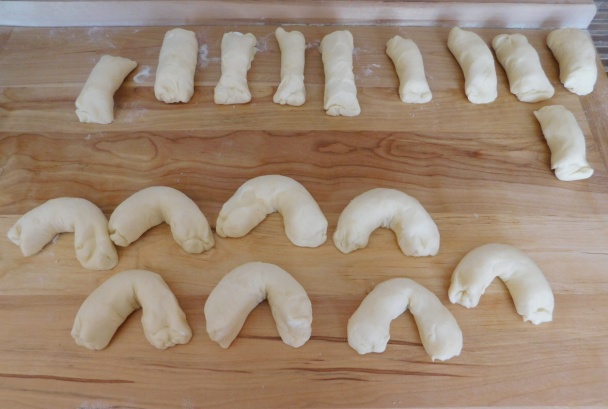 Smotanovo-tvarohové rolky a rožky (fotorecept) - obrázok 6